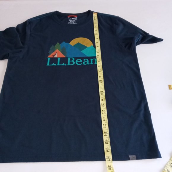 L.L. Bean slightly fitted awesome graphic T-shirt - Picture 6 of 7